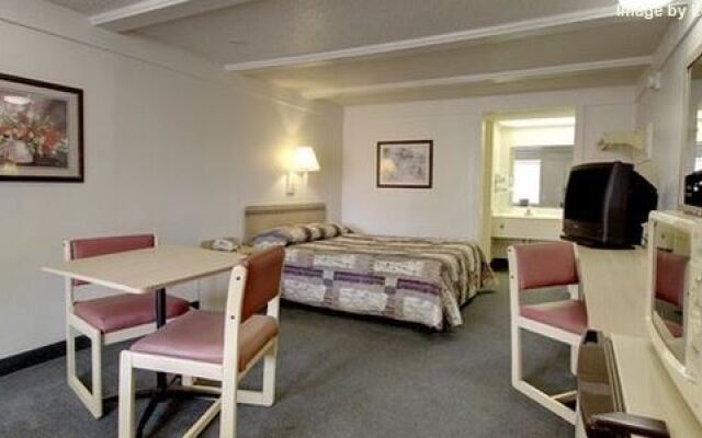 Rodeway Inn & Suites Fenton