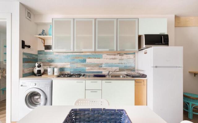 Mono Chicca Blu by BarbarHouse