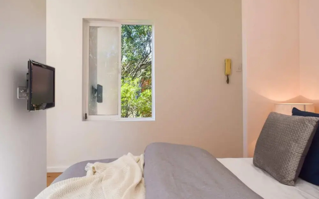 Sun-drenched 1 Bed Studio Apartment In Newtown