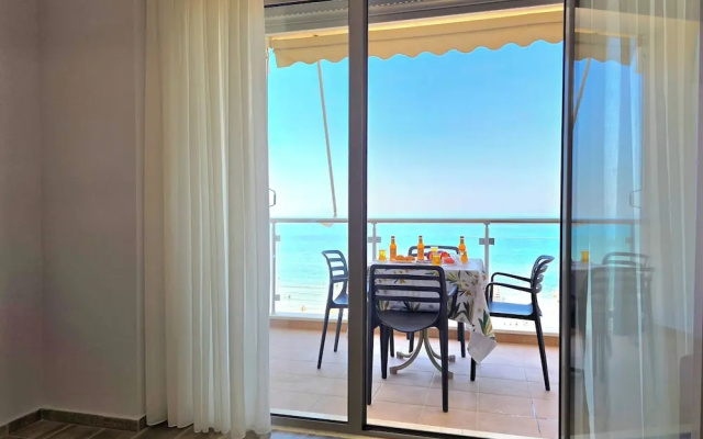 Beachfront & Sea View Apartment 101