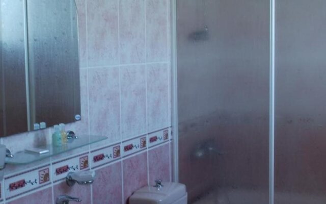 Shila Tatil Koyu