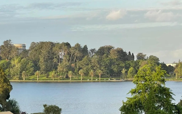 Luxury at the Lake