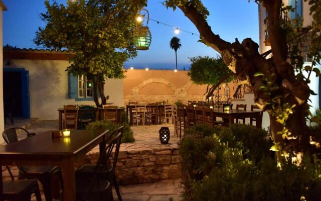 Athieno - Αθηαινώ