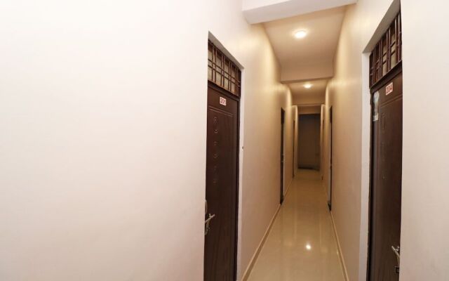 SPOT ON 37467 Shivram Hotel