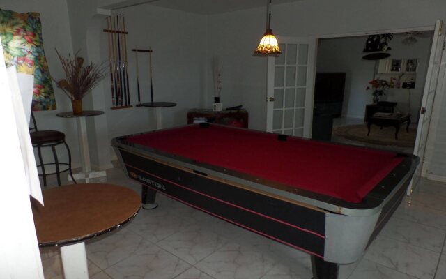 Luxurious Romantic Suite Kensington