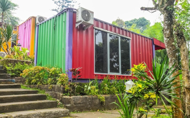 Hotel Container Inn Puncak Mitra RedDoorz