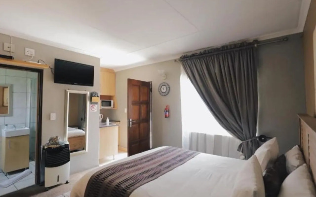 Ledumo Lodge