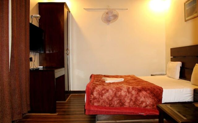 Goroomgo Hidden Chalet Mall Road Nainital