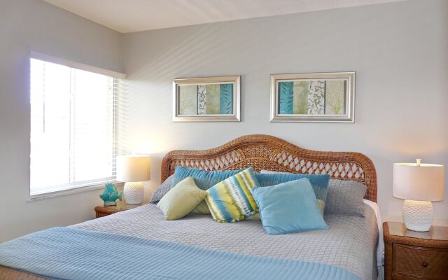 Idyllic Inland Condo With Pool and Beach Access