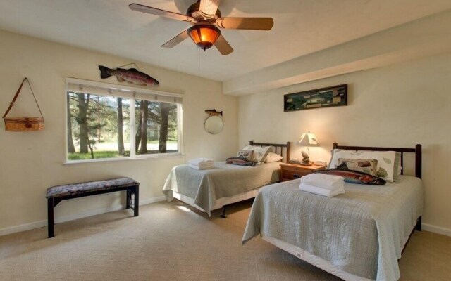 1261 Country Club Drive
