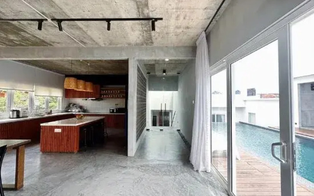 The Luxurious 245, A Famosa Melaka