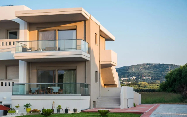 Niovi Seaside Suites