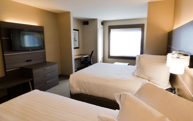 Holiday Inn Express & Suites Plymouth - Ann Arbor Area, an IHG Hotel