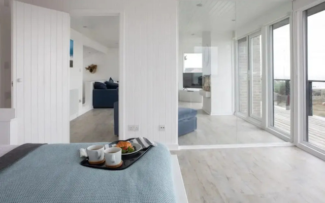 Luxury Seafront Family Home - Indoor Pool