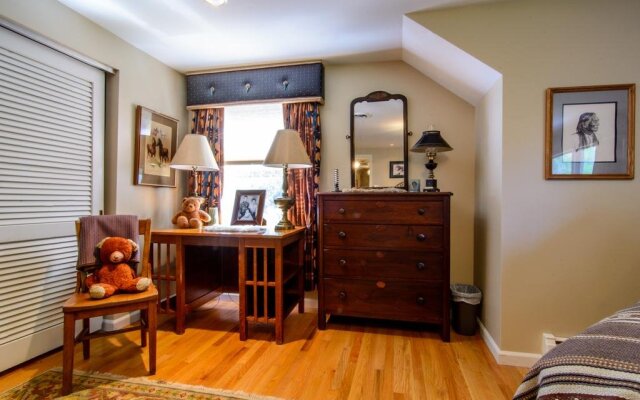 Seldom Scene Meadow Bed & Breakfast