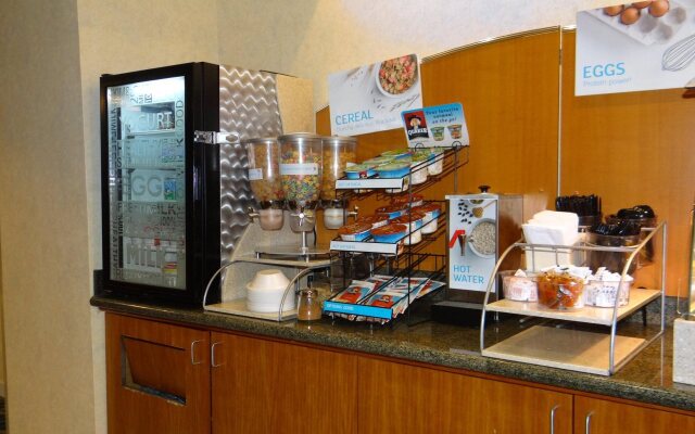 Holiday Inn Express Hotel & Suites Salisbury - Delmar by IHG