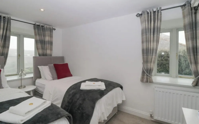 4 Barton Cottages