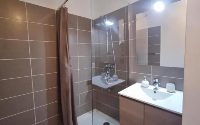 Superbe appartement en résidence - Salon de Prç