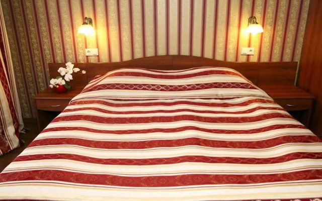 Отель «Четыре сезона»