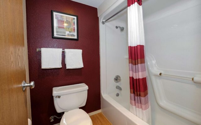 Red Roof Inn Holton