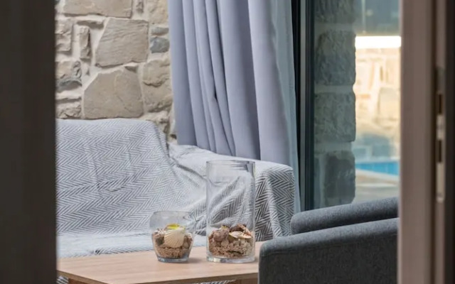 Elmara Luxury Villa 3 - Next to the Beach