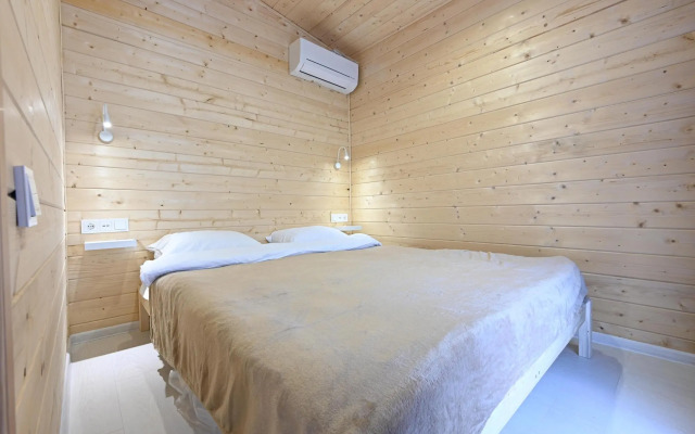 Река и Песок