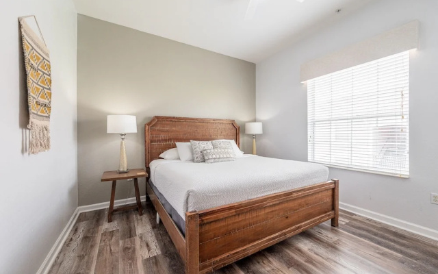 Casa Toscana Deluxe 3 Bedroom Condo by RedAwning