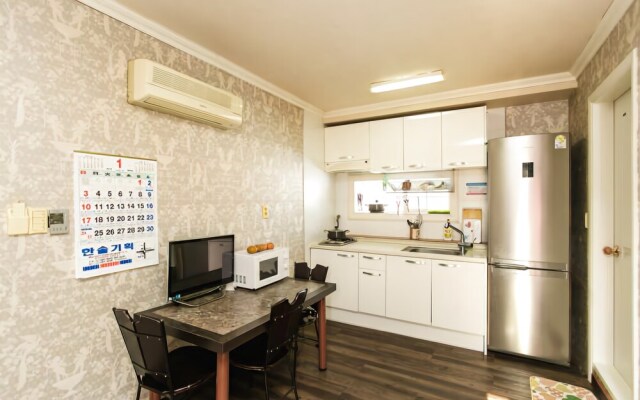 Taean Eia Club Pension