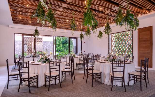Botanika Osa Peninsula, Curio Collection by Hilton