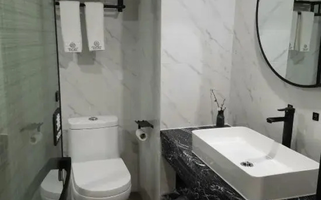 Panlongshan Hotel (Su Longqiao Subway Station Store)