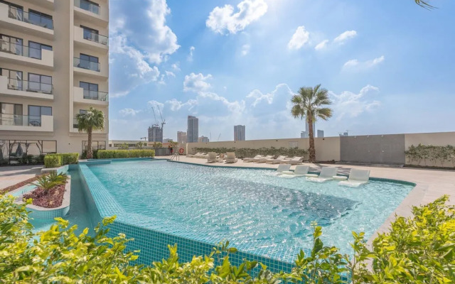 Sleek Studio in Jumeirah Village Triangle