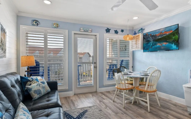 Seascape 1320 1 Bedroom Condo by RedAwning