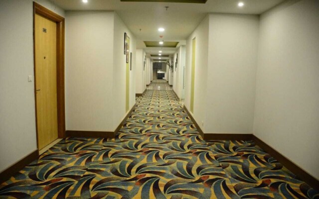 Four Leaf Service Suites