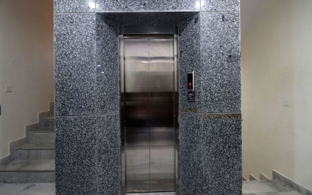 OYO 12143 Hotel SKD