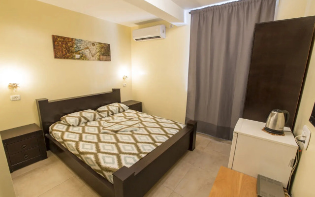 Laguardia Hotel
