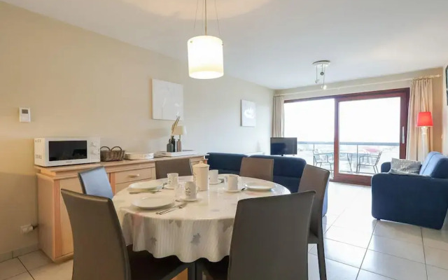 Apartment With Terrace and Side sea View