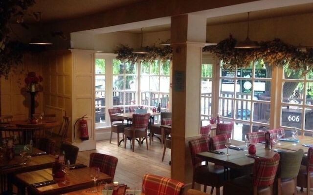 The Grove Ferry Inn