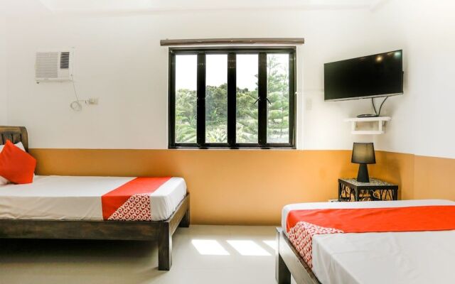 OYO 447 Jill's Residences