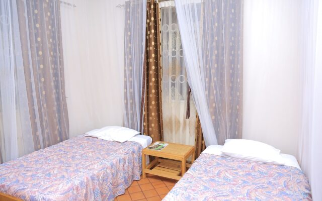 Adonai Guest House - Hostel