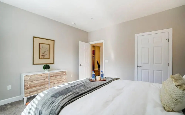 Polaris Luxury 2BR WFH Ready Pet Friendly