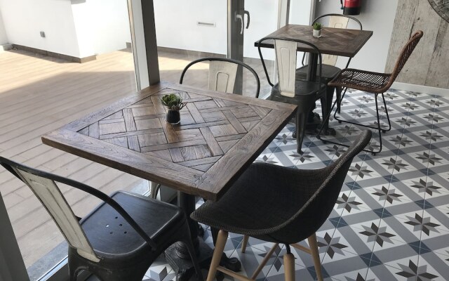 Royal Beach Hostel & Suites