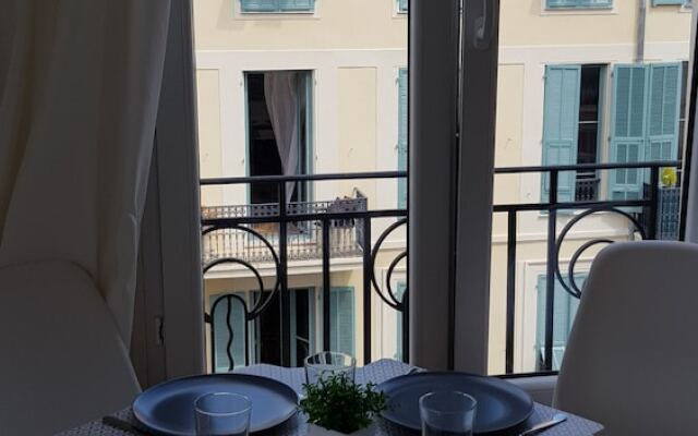Nice Booking-Medecin Notre Dame Lumineux