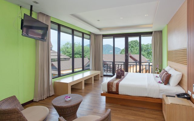 Phi Phi Long Beach Resort & Villa