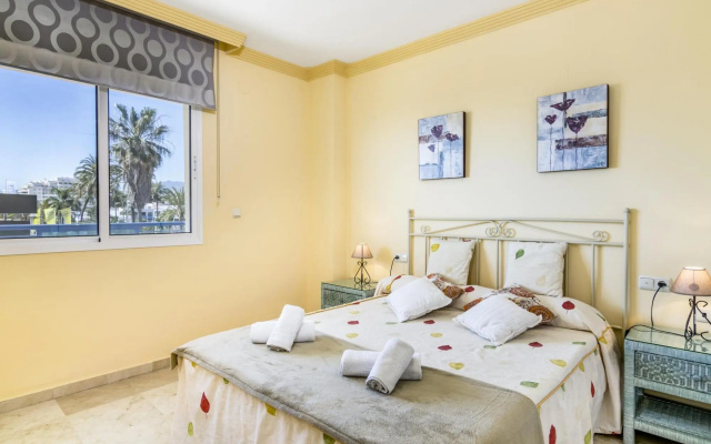Pet Friendly apartment on the beach 306