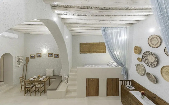 Rose Traditional House