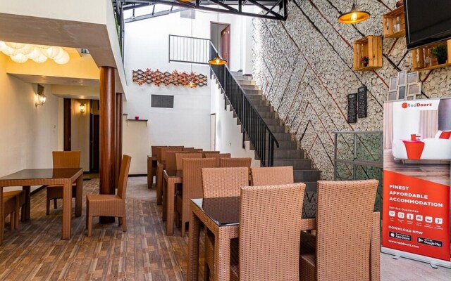 Bantal Guling Asia Afrika by RedDoorz