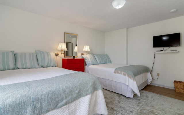 Shoreline Towers 1045 2 Bedroom Condo