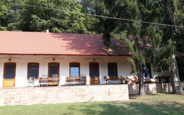 Vörös-Cser Vendégház