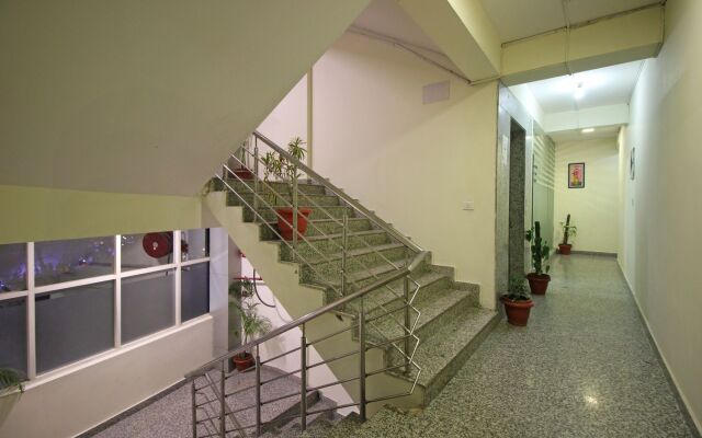 OYO 9046 Hotel Metro Star