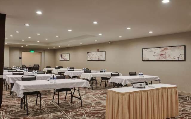 DoubleTree by Hilton Fullerton